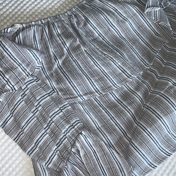 STRIPES ARE HOT RIGHT NOW!! - Picture 2 of 5